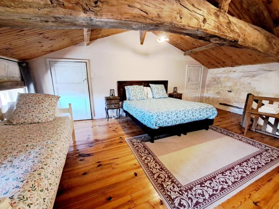 Le Moulin Etourneau - 3 Gites Avec 2 Piscines Champagnac  Экстерьер фото